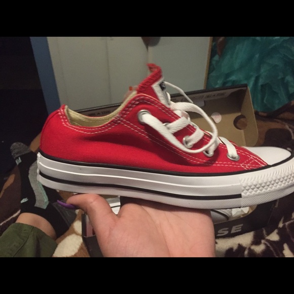 Converse shoes and they are new - Picture 2 of 3